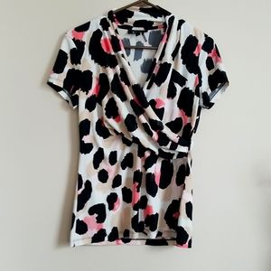 Dkny short sleeve blouse sz S